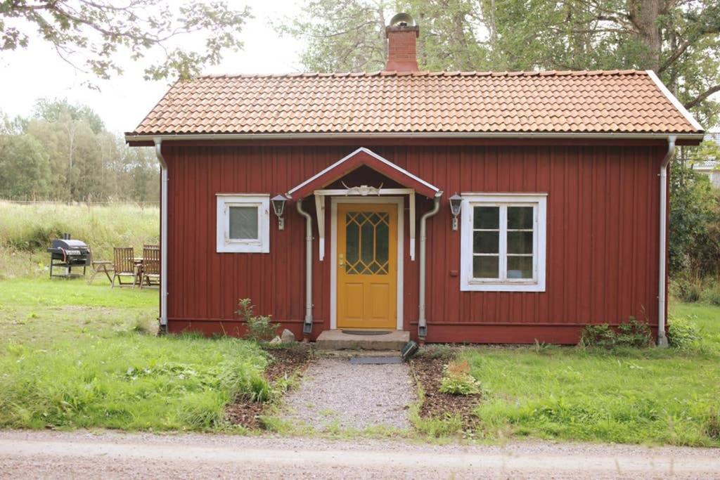 Ramkvilla Sjoenaera Stuga Med Bat Och Bastu מראה חיצוני תמונה